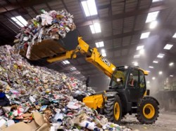 Mit dem JCB 550-80 gewinnen die Baustapler Abstand