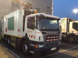 24 bennes à ordures ménagères Scania livrées à Veolia propreté