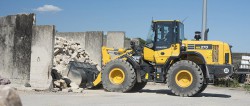 Komatsu presenta la sua nuova pala gommata WA270-7