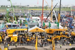 ¡El salón de maquinarias de Obras Públicas Intermat 2012 abrió sus puertas en Villepinte! 