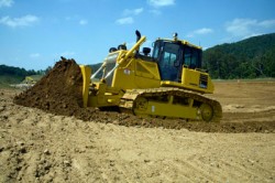 Бульдозер Komatsu D65 – 17 – спецтехника в полном соответствии с нормами Tier 4!
