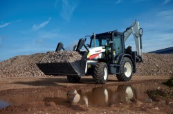 Terex представил всем свой новый экскаватор-погрузчик TLB890