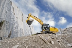 Экономный экскаватор  E385C от New Holland и системой наведения  Trimble 3D 
