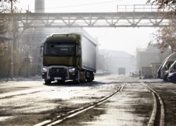 Theft of goods : truck drivers protected by the protection and security solutions by Renault Trucks