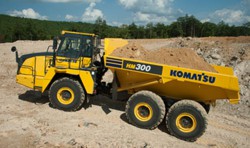Новый сочленённый самосвал Komatsu HM300-5 : современные технологий в строительной технике