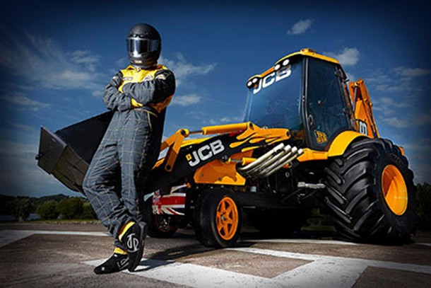 Экскаватор-погрузчик JCB GT установил мировой рекорд скорости