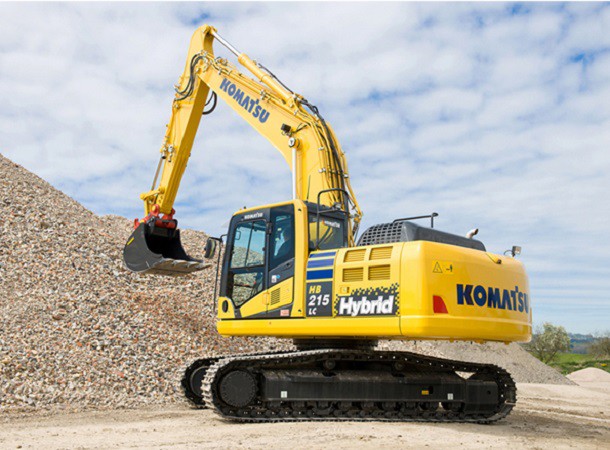Najnowsze modele koparek hybrydowych Komatsu, Hitachi i Caterpillar