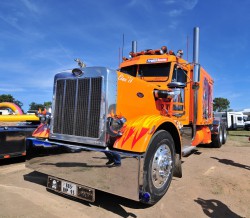 Une expo de camions américains au Tours Motor Show