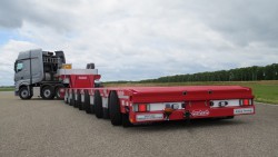 Manoovr, la nouvelle semi-remorque surbaissée de Nooteboom