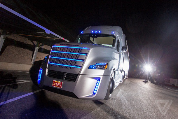 Daimler doreşte să-şi testeze în Germania camioanele autonome