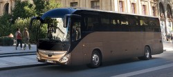 Emmanuel Macron visite le site ardéchois d’Iveco Bus