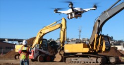 Revoluţie în lumea lucrărilor publice: utilaje autonome, ghidate de drone!