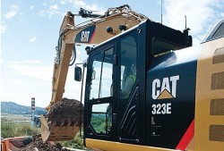 Caterpillar introduce sistemele Cat Grade şi Assist pentru excavatoarele sale 323 E L