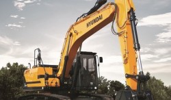 Hyundai prezintă noul său excavator hidraulic pe şenile HX220 L