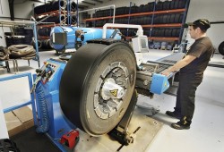 Bridgestone breidt zijn aanbod herrubberde Bandag banden voor bussen en touringcars uit