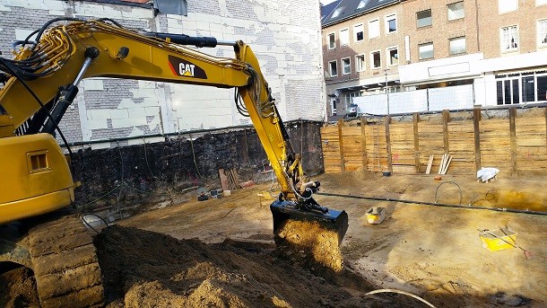 New Caterpillar buckets tilting to 45°