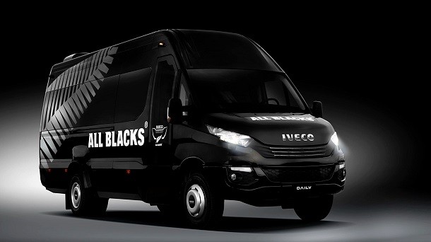 black iveco daily