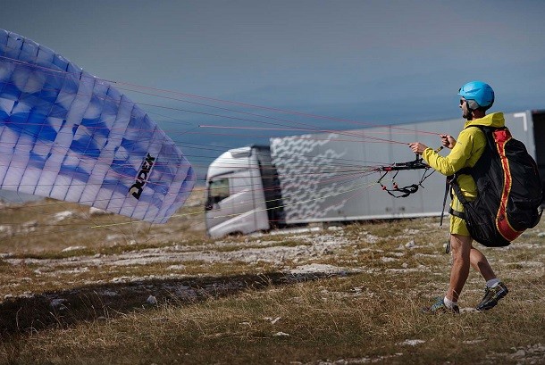 O novo vídeo da Volvo Trucks : The Flying Passenger