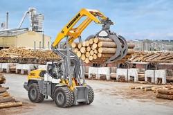Una nueva cargadora sobre ruedas Liebherr para la manipulación de madera