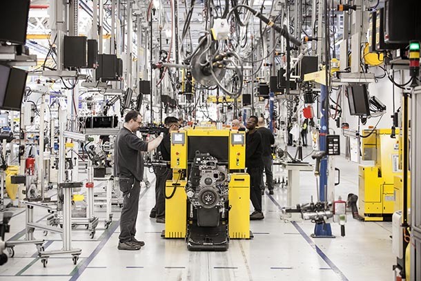Visiter l'usine moteurs de Renault Trucks à Lyon