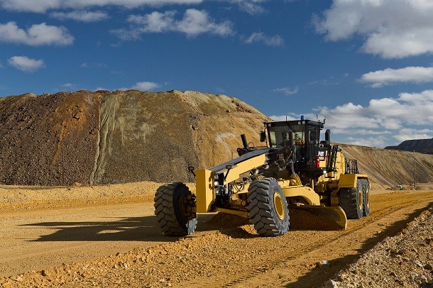 Een nieuwe CAT grader voor mijnbouwwegen