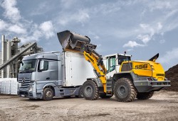 Liebherr presente en la feria de la gestión hidrológica, residuos y materias primas