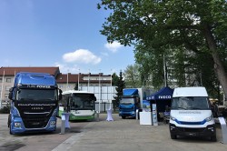 Iveco présente sa gamme de véhicules au gaz naturel devant des Ministres européens