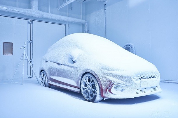 Um centro de testes único no mundo: a Ford recria condições climáticas extremas