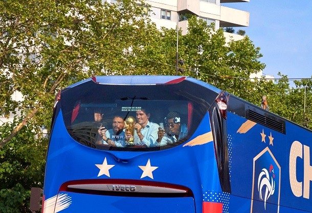 Un bus 100% français pour le retour des Bleus