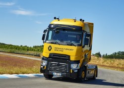 The T High Renault Sport Racing : a limited edition of 99 models