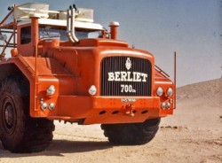 Un Berliet au salon Rétromobile 2019 