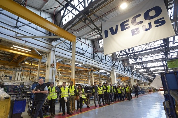 À la découverte des métiers de l'usine d'Iveco Bus