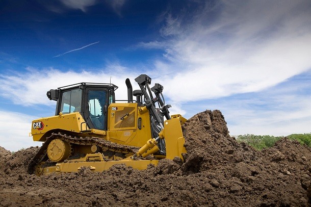 Cat présente le premier bulldozer à entrainement électrique