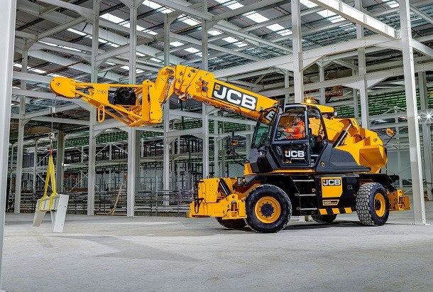 JCB renouvelle son offre avec de nouveaux engins