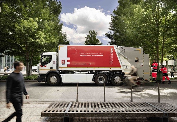 Un camion benne à ordures ménagères 100% électrique