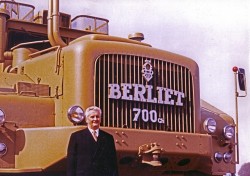 Berliet T100 : le plus gros camion du monde est de sortie !
