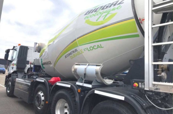 Un camion toupie béton alimenté au biogaz