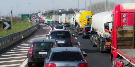 Autostrade sospende aumenti dei pedaggi: in arrivo agevolazioni per Abruzzo, Marche e Liguria