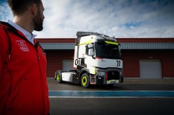 Le T 01 Racing : nouvelle série spéciale signée Renault Trucks