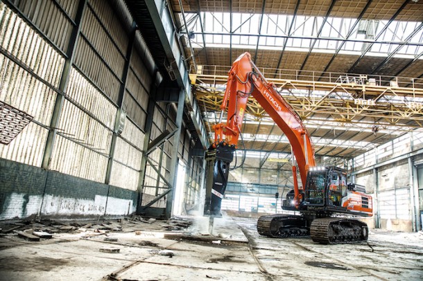 Hitachi lancia gli escavatori Serie 7