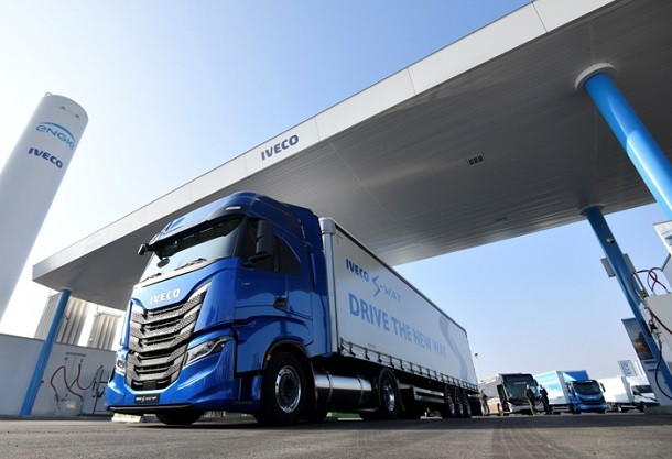 Iveco et Engie s'engagent : 1 an de carburant gratuit pour 100 camions GNV