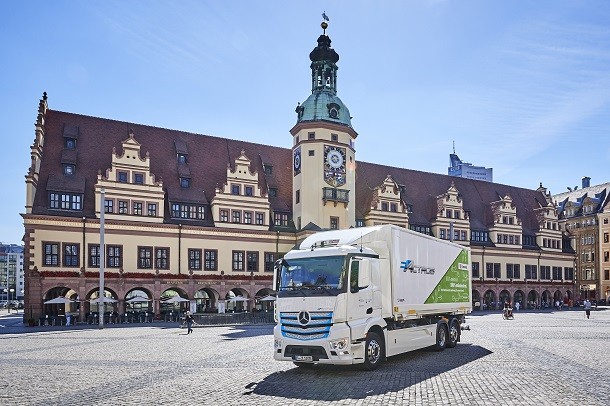 DB Schenker: Logistica verde con Mercedes-Benz eActros
