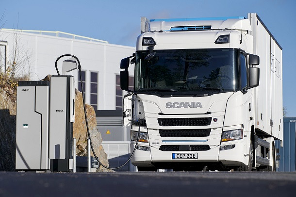 Camions électriques : Scania passe à la vitesse supérieure