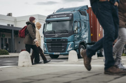 Alexa embarque dans les camions Volvo Trucks !