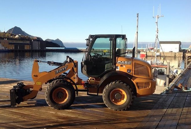 Une chargeuse CASE 321F au service des pêcheurs norvegiens !