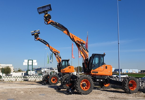 Un tiltrotateur Engcon pour la plus grande pelle araignée au monde