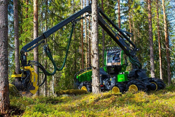 John Deere et son système de commande de grue intelligent