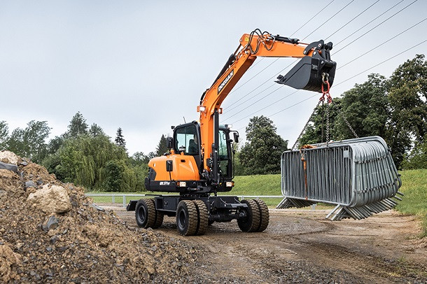 DX57W-7, nouvelle pelle sur pneus phase V signée Doosan