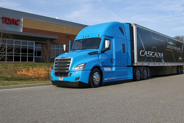 Daimler prépare ses camions autonomes...