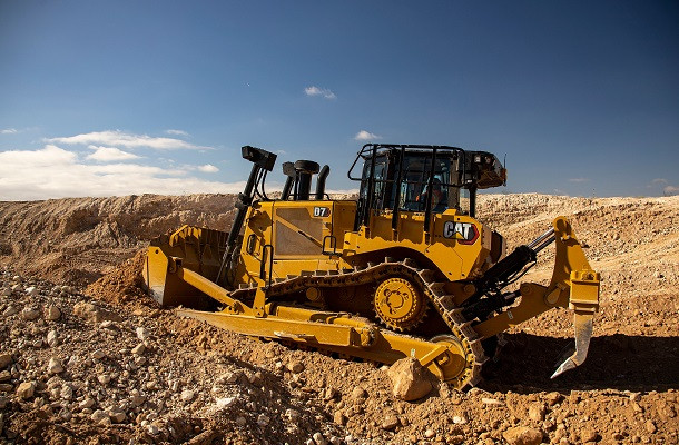 D7 Cat : le bulldozer successeur du D7E